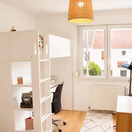 Holiday home Le Forest - 5 Chambres - Jardin - Versailles Saint-Cyr-l'Ecole